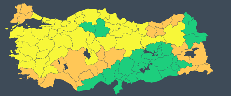 İstanbulda kar yağışı başladı Meteorolojiden peş peşe uyarılar...
