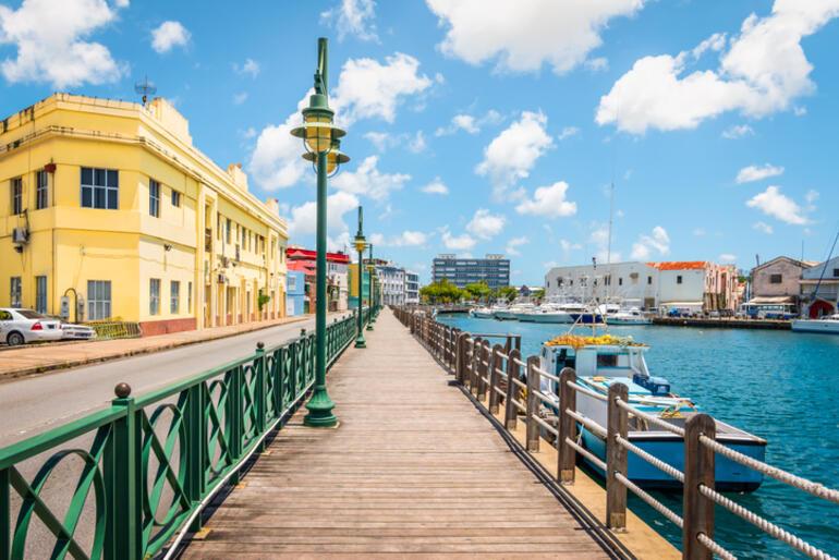 Barbados bir yıllık vize veriyor... 'Evden değil Karayipler'den çalışın'