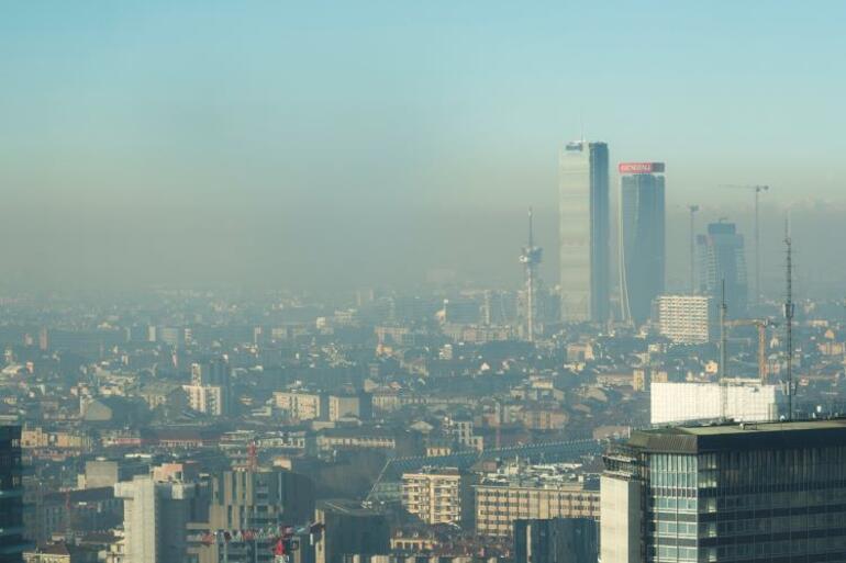 Kısıtlamalar bu şehirlerde hava kirliğini azalttı... İşte öncesi ve sonrası fotoğrafları