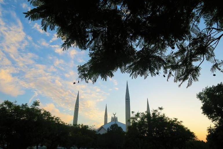 Kısıtlamalar bu şehirlerde hava kirliğini azalttı... İşte öncesi ve sonrası fotoğrafları