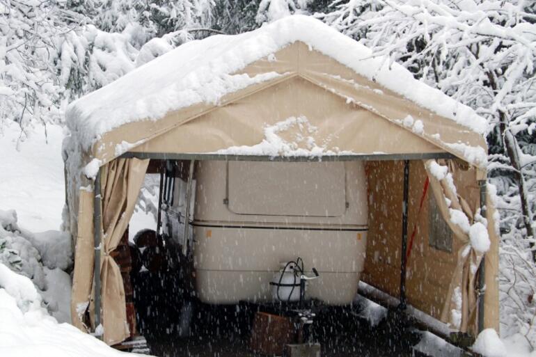 Kışın karavan gezisi nasıl yapılır Sorunsuz bir yolculuk için ipuçları…