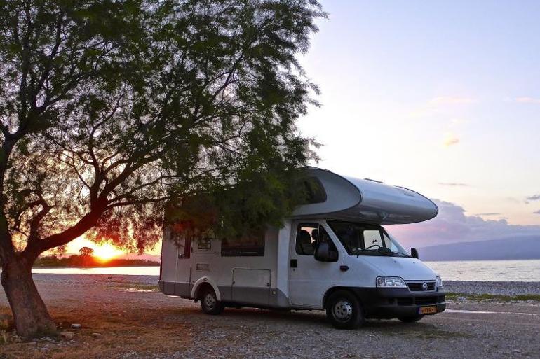 Kışın karavan gezisi nasıl yapılır Sorunsuz bir yolculuk için ipuçları…