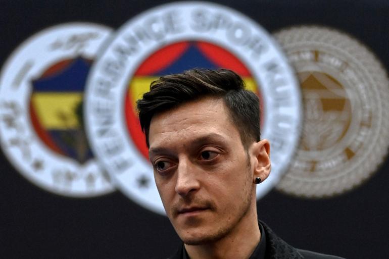 Gelsenkirchen’de Mesut Özil sevinci! "Almanya Federasyonu çocukça işler yaptı..."