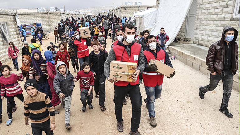 Türkiye'de toplanan bağışlar, rejimin saldırılarından kaçan Suriyelilere 'dört duvar' oluyor