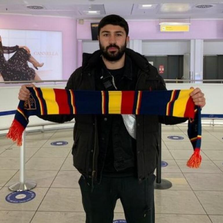 Güven Yalçın, Beşiktaş'tan Lecce'ye transfer olmak için İtalya'ya gitti!