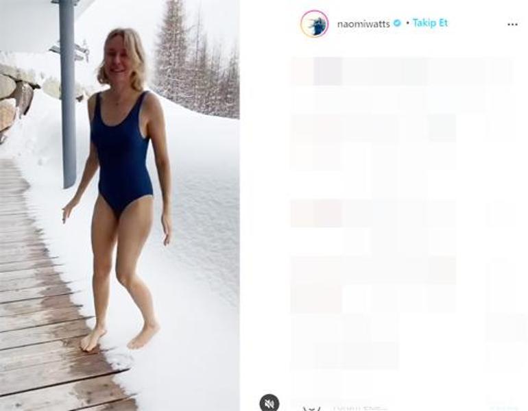 Naomi Watts saltó a la nieve en traje de baño