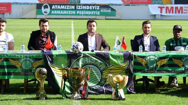 Akhisarspor’dan transfer şov! 26 futbolcu birden...