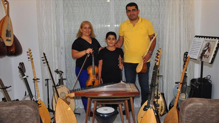 Biri türkü avcısı diğeri doğuştan müzisyen
