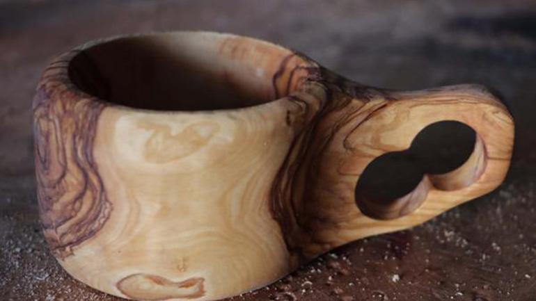 Pandemiyi fırsata çeviren eğitimci, taş ve ahşaba hayat veriyor