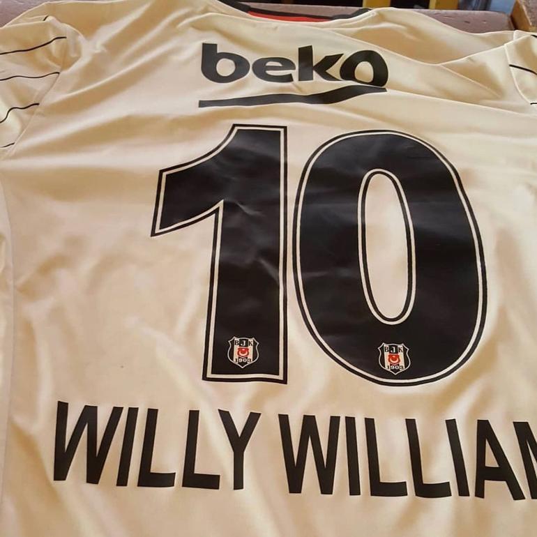 Ünlü şarkıcı Willy William'dan Beşiktaş paylaşımı