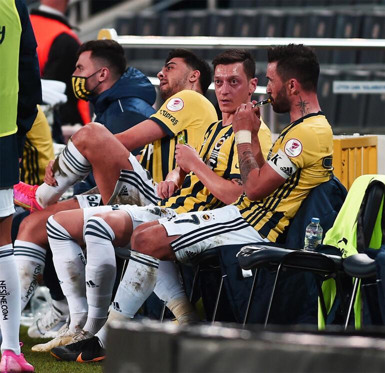 Fenerbahçe - Başakşehir maçının ardından Erol Bulut'a tepki: 'Hayatımda görmedim'
