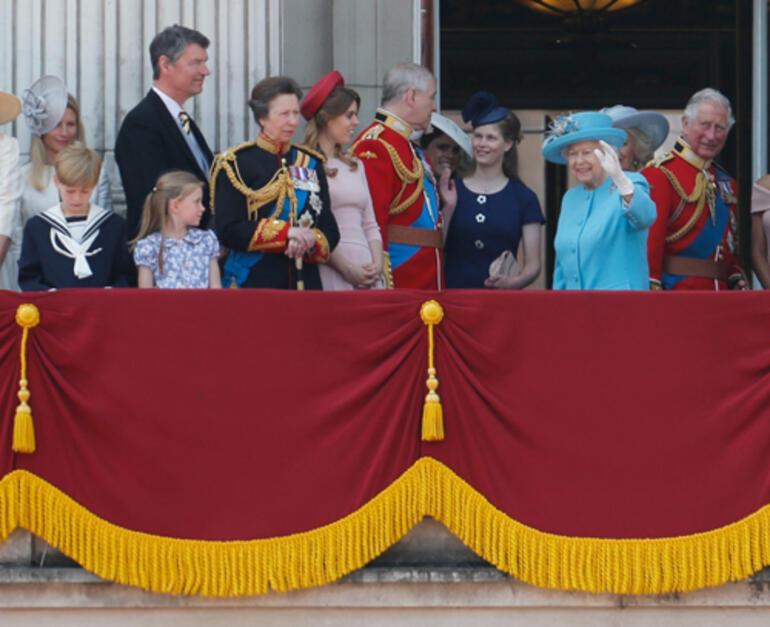 Ailenin sonu yaklaştı:  Kraliçe 2. Elizabethin Meghan Markle korkusu