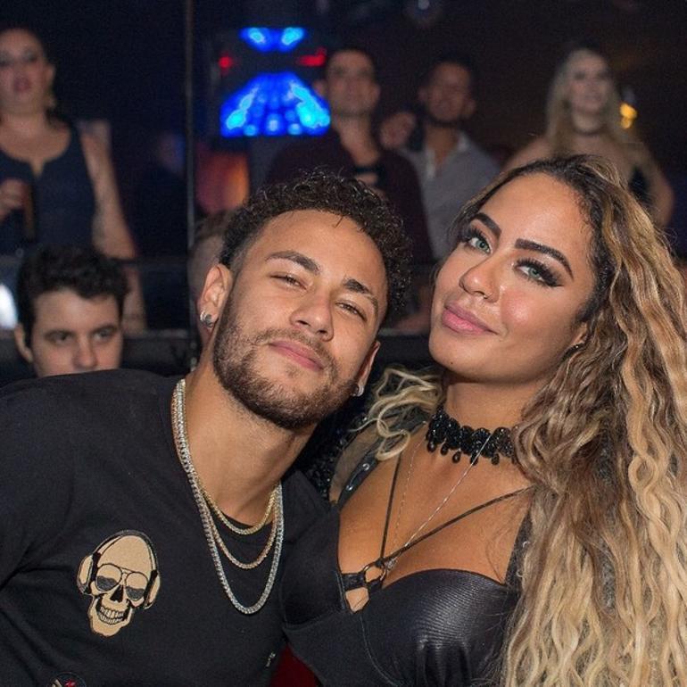 Neymar, bir kez daha kız kardeşi Rafaella Santos'un doğum gününü sakat geçiriyor!