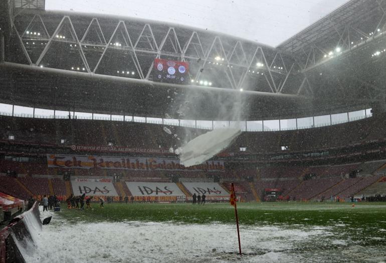 Galatasaray'da karlı maça damgasını vurdu! Fatih Terim'in şaşırtan kararının sebebi...