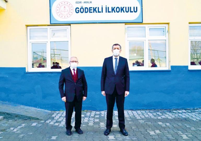 Milli Eğitim Bakanı ile köy okulunda