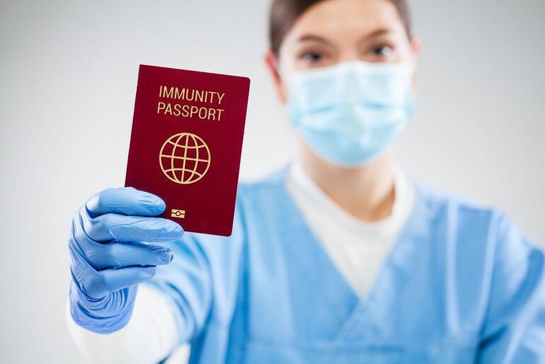 Hayata geçecek mi? 'Aşı pasaportu' ile ilgili merak edilenler...