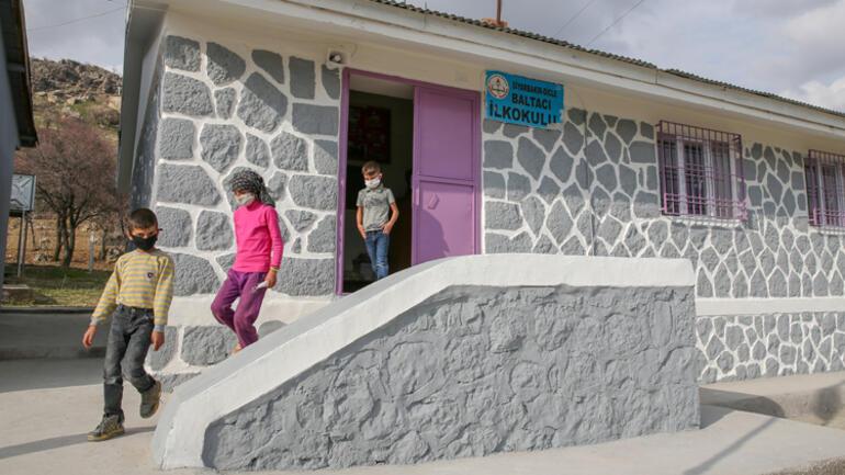 Diyarbakırlı çocuklar, Fenerbahçeli Mame Thiam'ı köylerine bekliyor