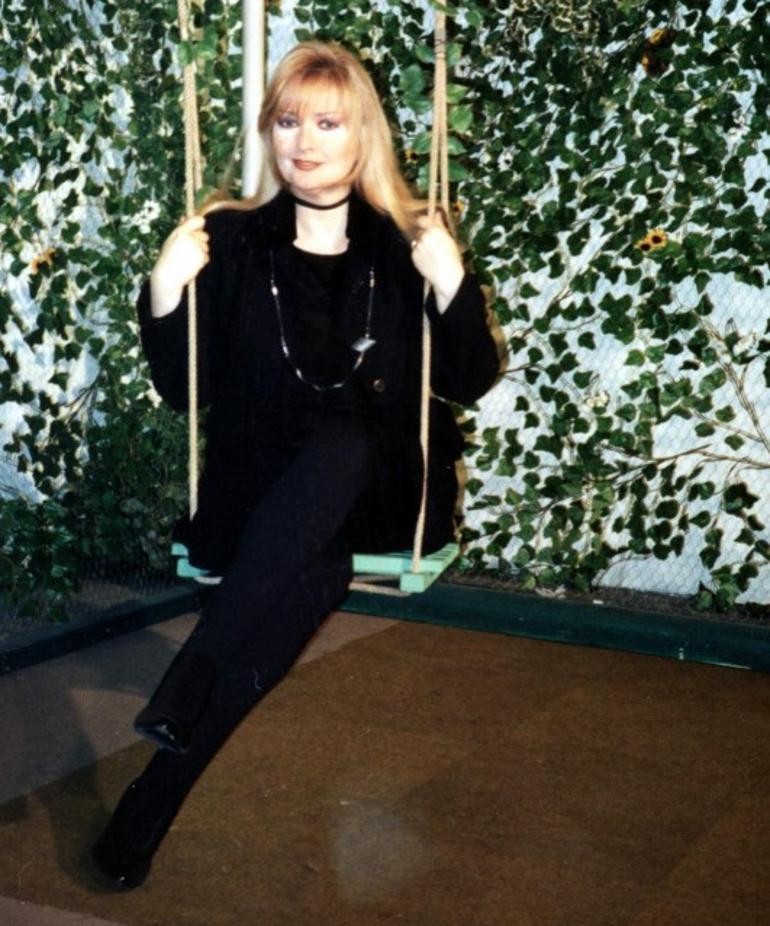 Serpil Barlasa acı veda... Son yolculuğuna uğurlandı