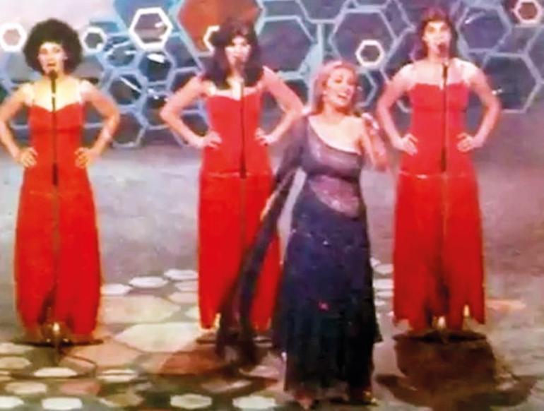 Serpil Barlasa acı veda... Son yolculuğuna uğurlandı