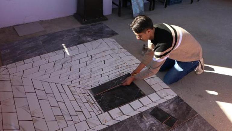 Fayans ustası mesleğini sanata çevirdi