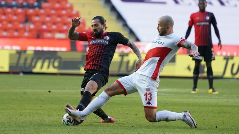 Gaziantep FK Başkanı Mehmet Büyükekşi: "Üst sıralardaki yerimizi kaybetmek istemiyoruz..."