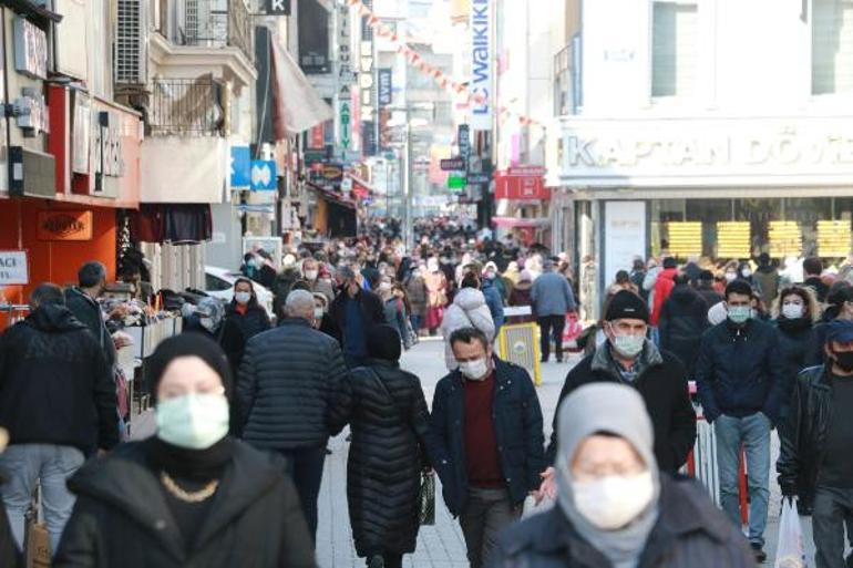 Vaka sayılarının yükselişe geçtiği Samsun’da dikkat çeken kalabalık