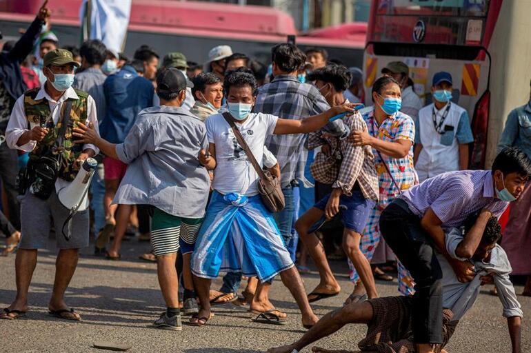 Facebook ve Instagram'dan Myanmar'da kritik hamle