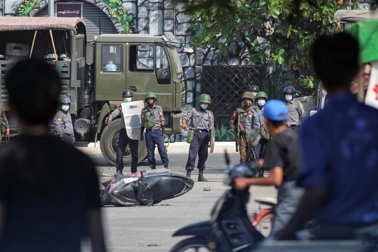 Myanmar'da askeri yönetim 2020'deki genel seçim sonuçlarını geçersiz saydı