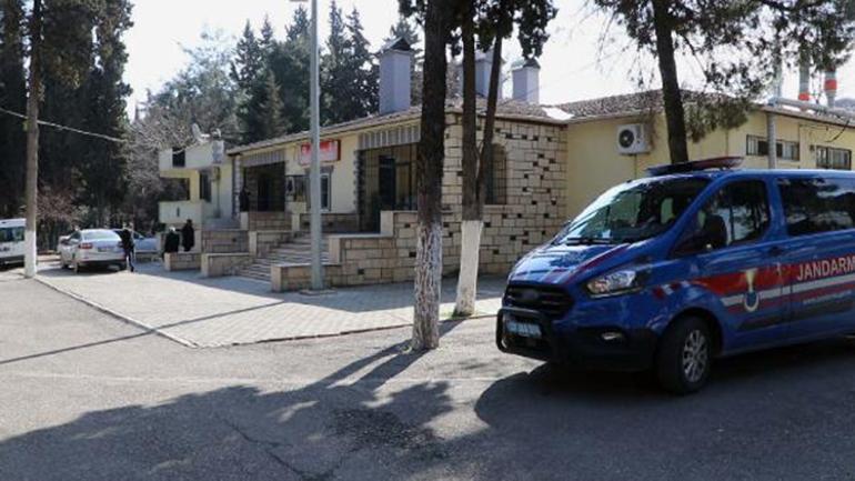 El frenini çekmeyi unuttuğu traktörün altında kalıp, öldü