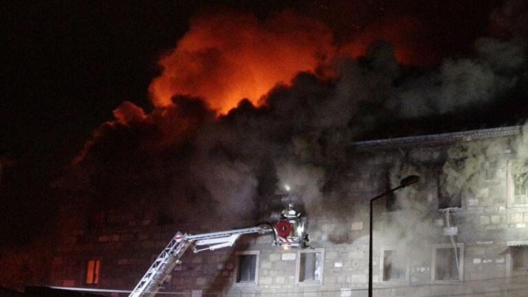 İzmirde bir atölyede korkutan yangın