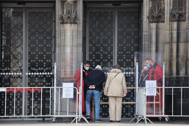 Almanya'da Kovid-19 tedbirlerinin süresi 28 Mart'a kadar uzatıldı