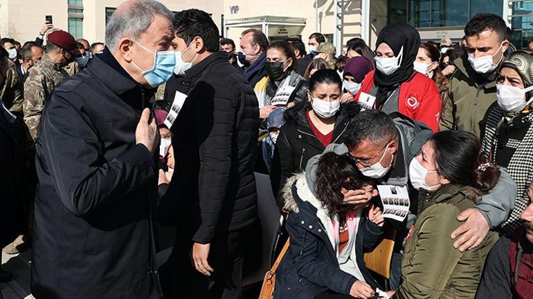 Bitliste helikopter kazasında şehit olan 11 asker için tören... Gözyaşları sel oldu