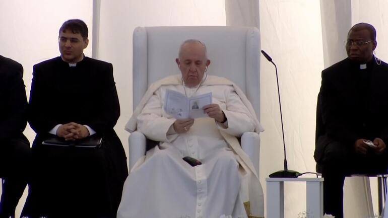 Papa Irak ziyaretinde Kuran-ı Kerim dinledi