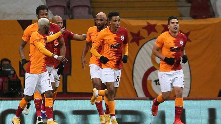 Galatasaray-Sivasspor maçında goller sonrası sosyal medya yıkıldı! Terim çılgına döndü, Süper Lig'de bir ilk...