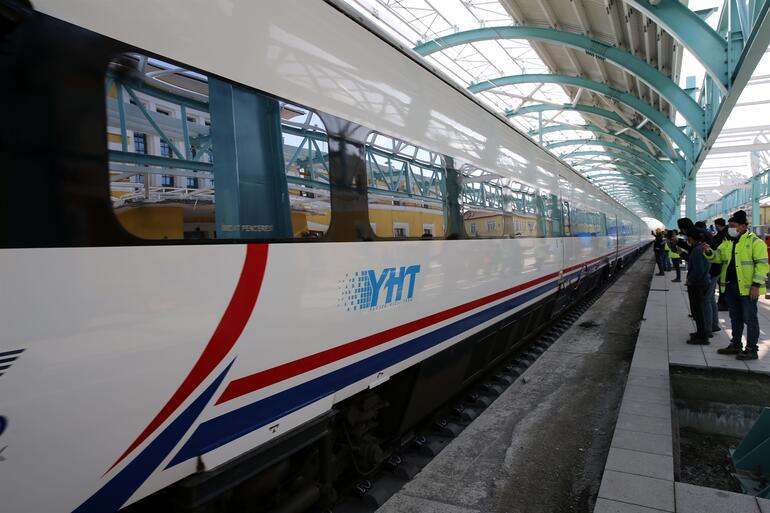 Yüksek Hızlı Tren (YHT) projesinde testler devam ediyor! İlk kez tarihi tren garına geldi