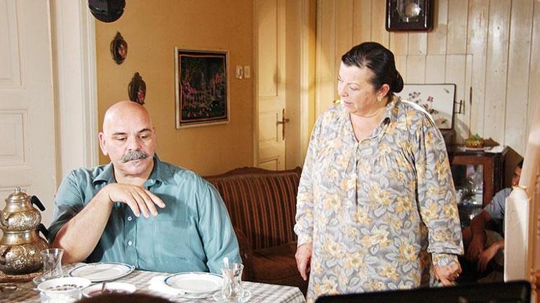 Demet Akbağ, Rasim Öztekinle ilgili acı gerçeği açıkladı