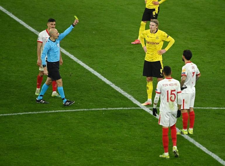 Borussia Dortmund - Sevilla maçında gerginlik! Cüneyt Çakır'ın kararı sonrası...