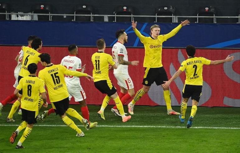 Borussia Dortmund - Sevilla maçında gerginlik! Cüneyt Çakır'ın kararı sonrası...