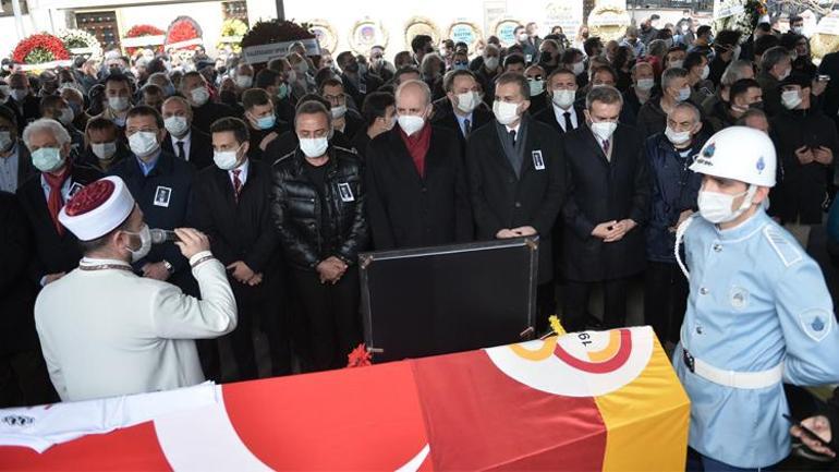 Rasim Öztekin’e veda... Usta oyuncu son yolculuğuna uğurlandı