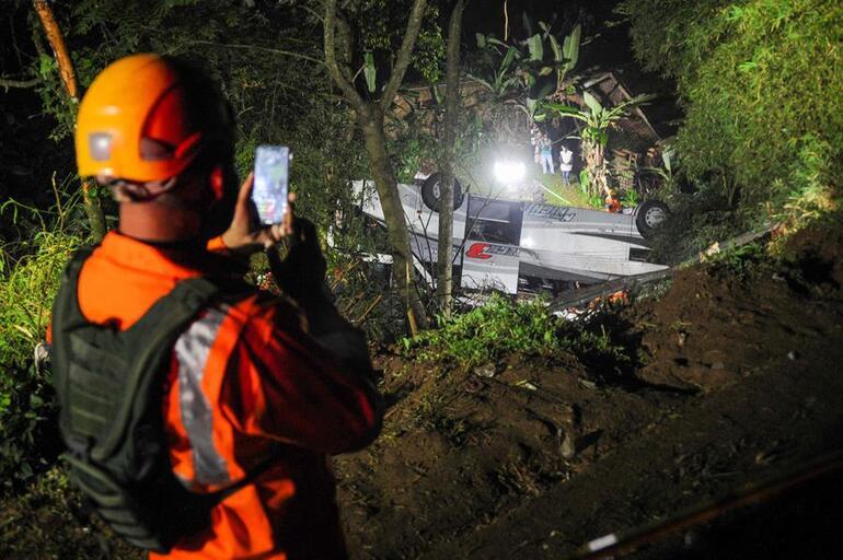 Endonezya'da katliam gibi kaza: 27 kişi hayatını kaybetti!