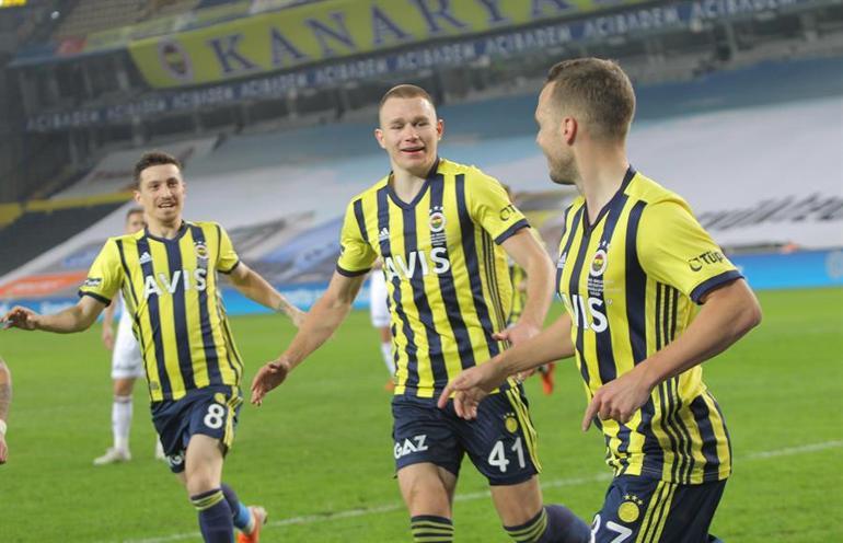 Kadıköy'de herkesin konuştuğu dakika ve o iddia! "Bu kadronun hocası..."