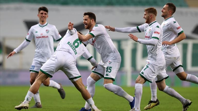 Bursaspor'da yeni kriz! 'Maaş alamıyoruz' sözleri sonrası elektrikler de kesildi