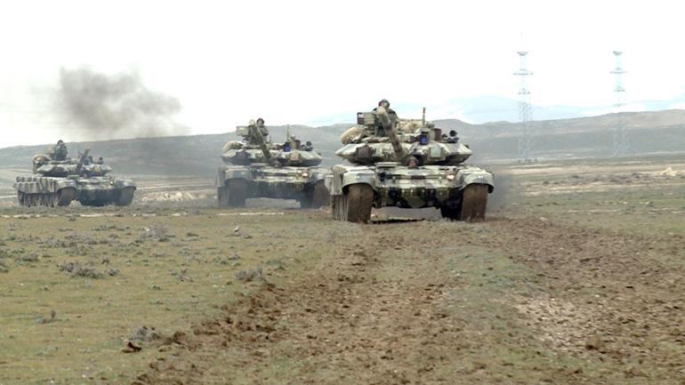 Azerbaycan'da dev askeri tatbikat: Türk İHA'ları göz doldurdu