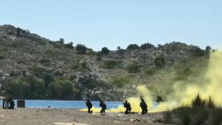 Yunanistan'dan yeni tahrik: Gayri askeri statüdeki Sakız Adası'nda tatbikat!