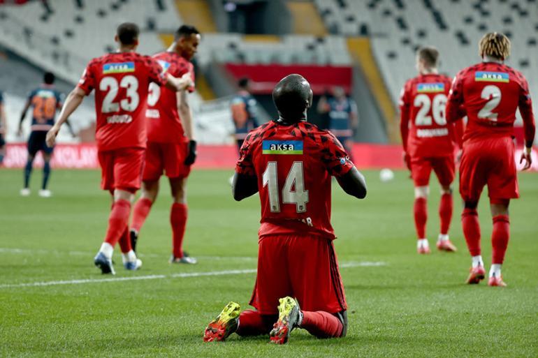 Beşiktaş - Başakşehir maçında Sergen Yalçın'dan flaş karar! F.Bahçe derbisi için...