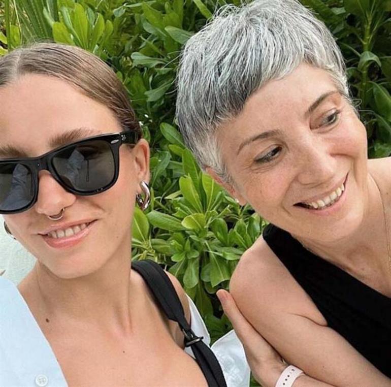 Serenay Sarıkaya’dan yalnızım mesajı!