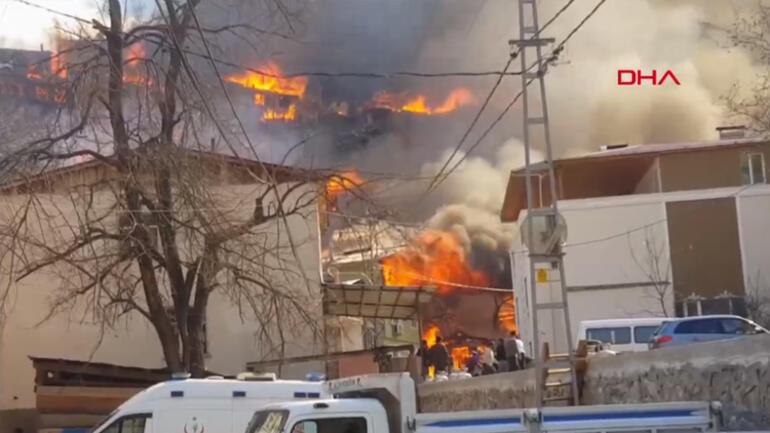 Son dakika... Artvinin Yusufeli ilçesinde yangın dehşeti 50den fazla ev yanıyor