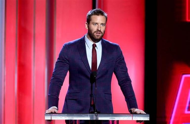 ABD'li ünlü aktör Armie Hammer'a tecavüz suçlaması! Anlatırken gözyaşlarına boğuldu