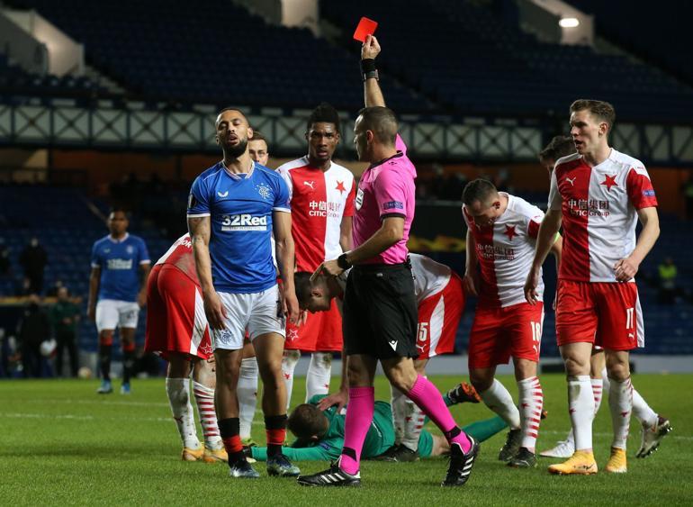 Rangers - Slavia Prag maçında yürekler ağza gelmişti! Hastaneye kaldırılan Kolar'ın son hali paylaşıldı...