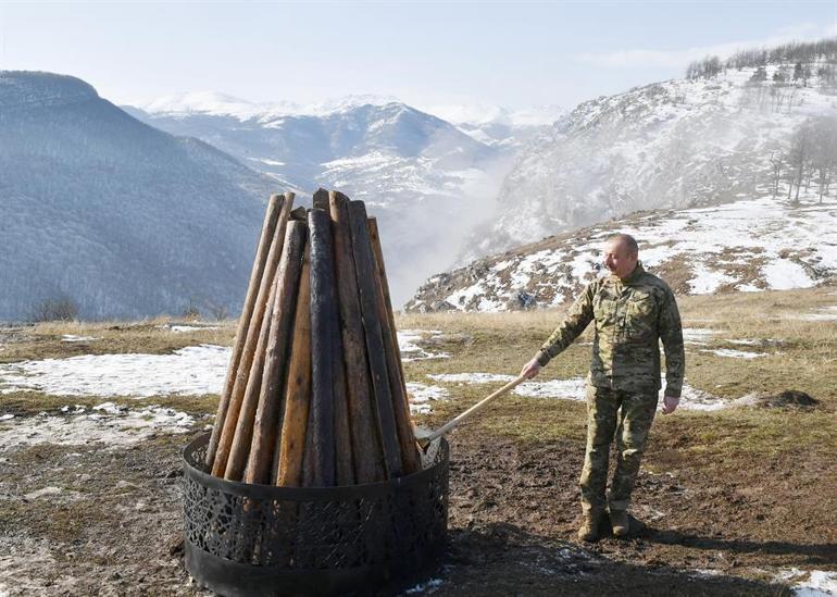 Aliyev Nevruz ateşini Şuşada yaktı